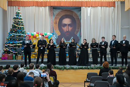 Рождественский свет в семинарии: душевный праздник для детей