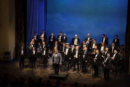 «Весенний комплимент» от духового оркестра Lena River Brass 