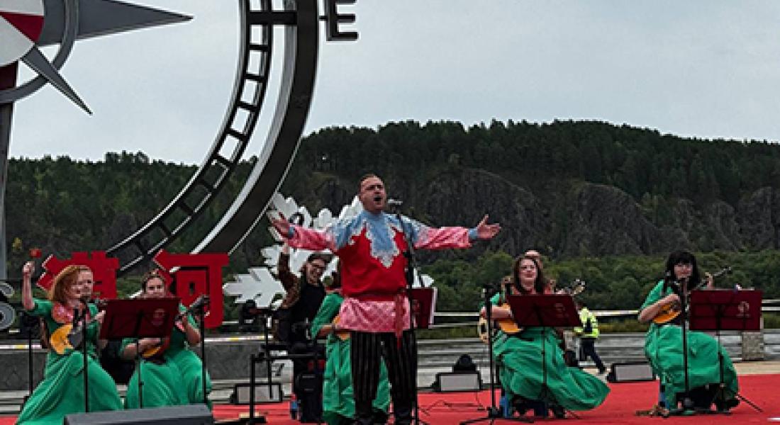 Мост дружбы через искусство