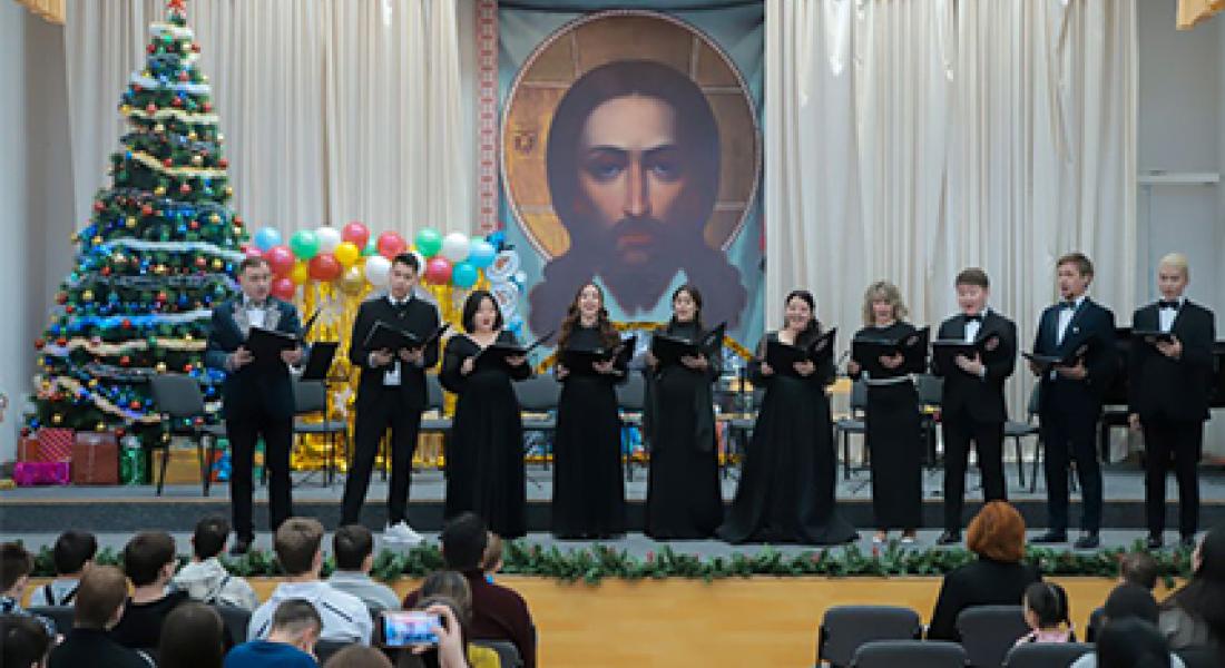 Рождественский свет в семинарии: душевный праздник для детей